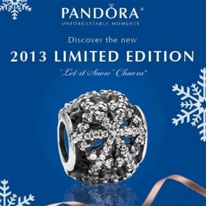 Pandora "Let It Snow" Charm